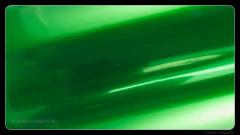 Глянцевая зеленая пленка на фары
